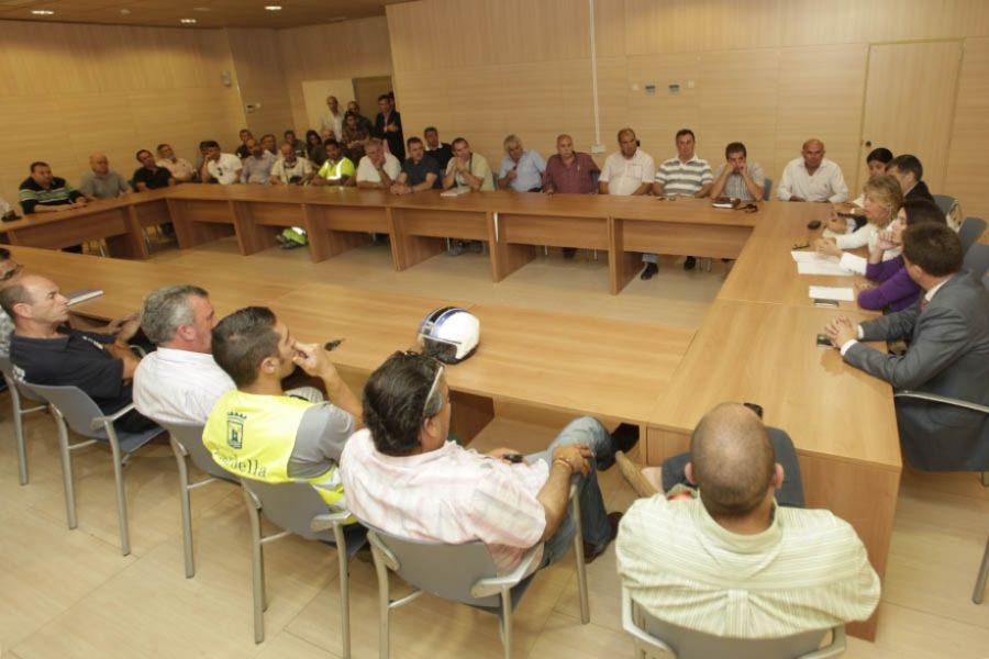 Imagen de la noticia El Ayuntamiento explicará a representantes vecina…