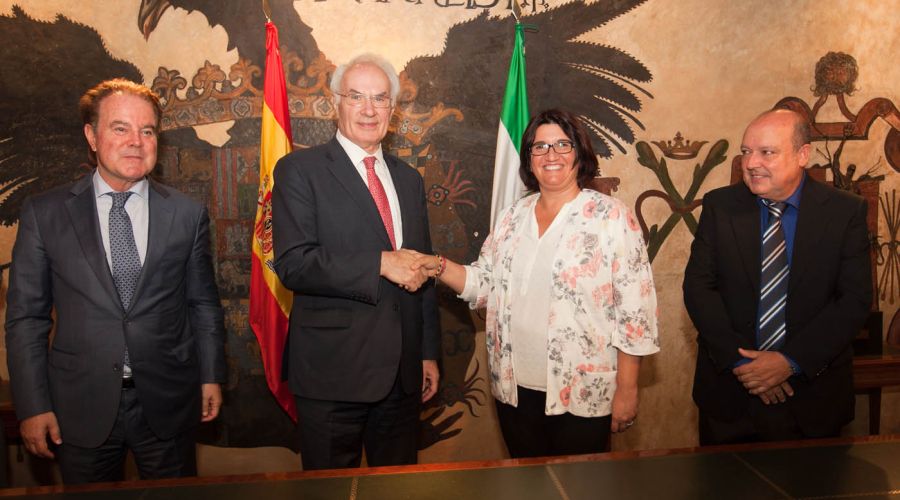 El Ayuntamiento acoge una recepción al embajador de Letonia