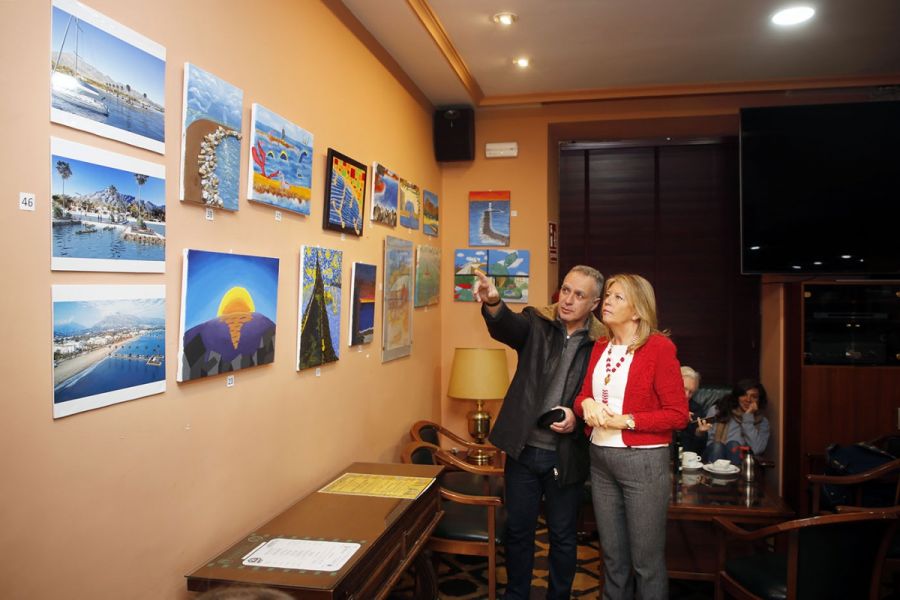 Imagen de la noticia La alcaldesa visita la exposición del concurso de…