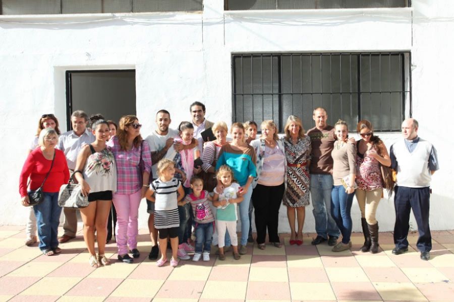 Imagen de la noticia La alcaldesa visita el nuevo local de Cáritas