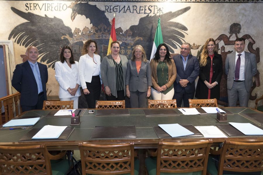 Imagen de la noticia Cinco empresas firman los primeros convenios dent…