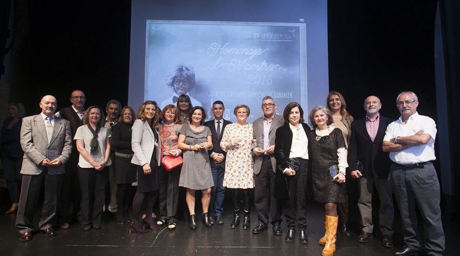 El Ayuntamiento reconoce la labor de los docentes en el Homenaje al Maestro 2016