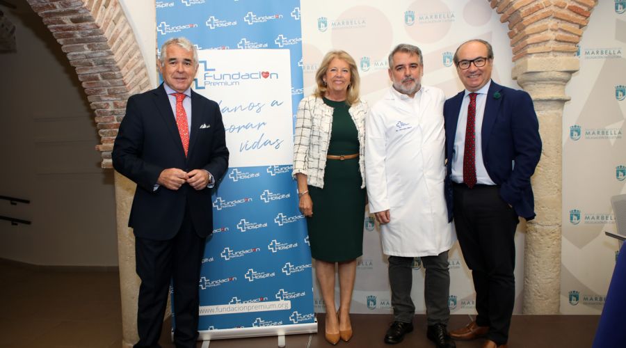 La alcaldesa destaca la iniciativa sin ánimo de lucro de la Fundación Clínica Premium, que nace con el objetivo de atender a personas vulnerables que necesiten ayuda en el ámbito sanitario