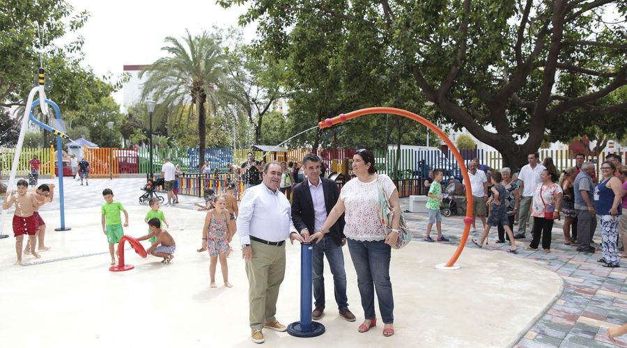 El parque de la Plaza de Toros estrena nuevas áreas de juegos adaptadas y acuáticas