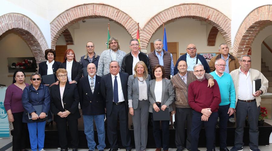 El Ayuntamiento rinde homenaje a 35 trabajadores municipales que se han jubilado a lo largo de este año