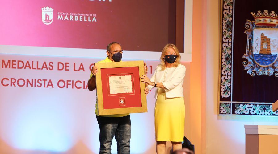 Marbella entrega las Medallas de la Ciudad a la Asociación DYA, la Policía Local y el Hospital Costa del Sol por su esfuerzo y generosidad durante la pandemia