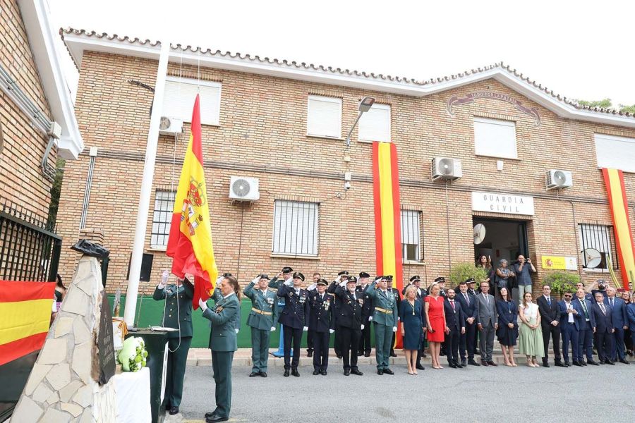 Imagen de la noticia La alcaldesa destaca la “vocación de servicio y c…