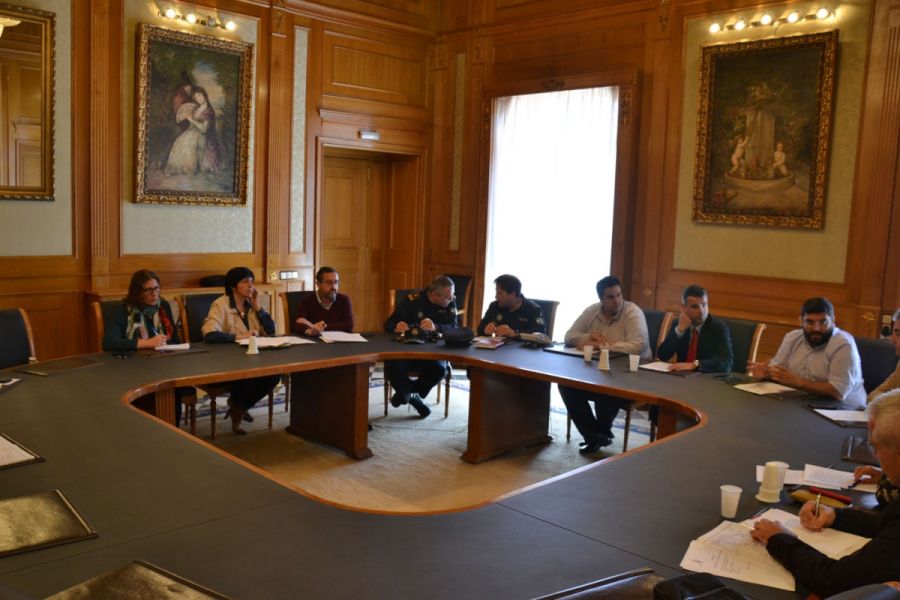 Imagen de la noticia El Ayuntamiento mantiene un encuentro de cara a c…