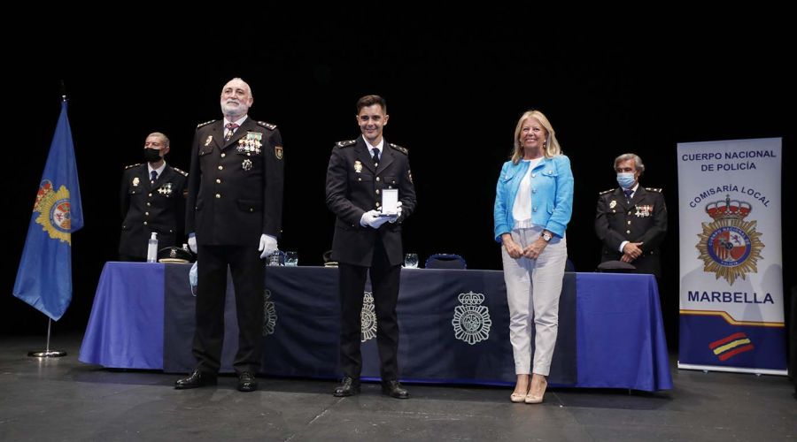 La alcaldesa destaca “la vocación, profesionalidad y cercanía” de la Policía Nacional y subraya que la nueva Comisaría “permitirá dotar a la plantilla de más recursos y mejorará los servicios”